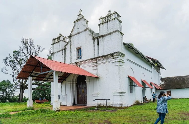 Despite no seemingly root in reality as the ghost story is told today, the legends about the three kings that are haunting the Three Kings Chapel in Goa keep being told and they are said to come out at night when no one is supposed to stay.