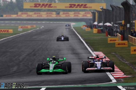 Zhou Guanyu, Daniel Ricciardo, Shanghai International Circuit, 2024